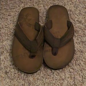 American Eagle flip flops